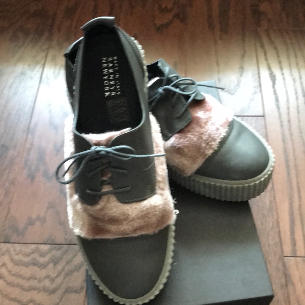 NIB Barney’s gray and rose leather shoes